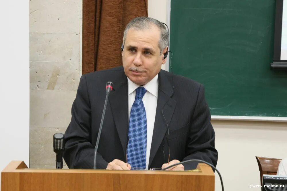 Посол египта. Ихаб Наср. Посол Египта в Москве. Посол арабской Республики Египет. Посол Египта хосам.