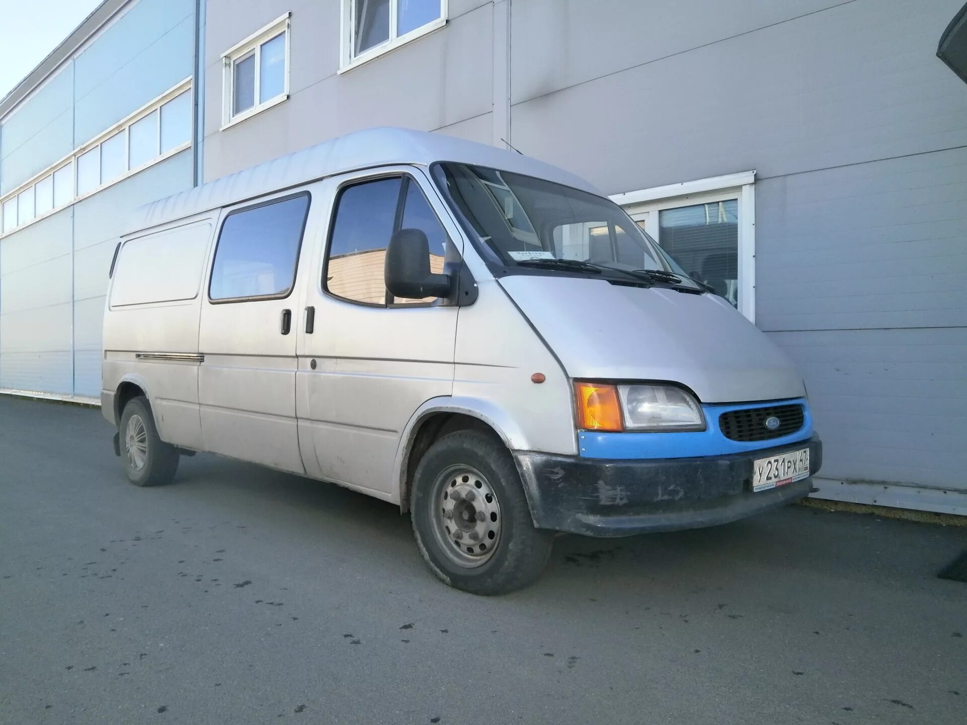 Ford Transit 1997. Форд Транзит 5. Форд Транзит 2 поколения. Форд Транзит 5 поколения.