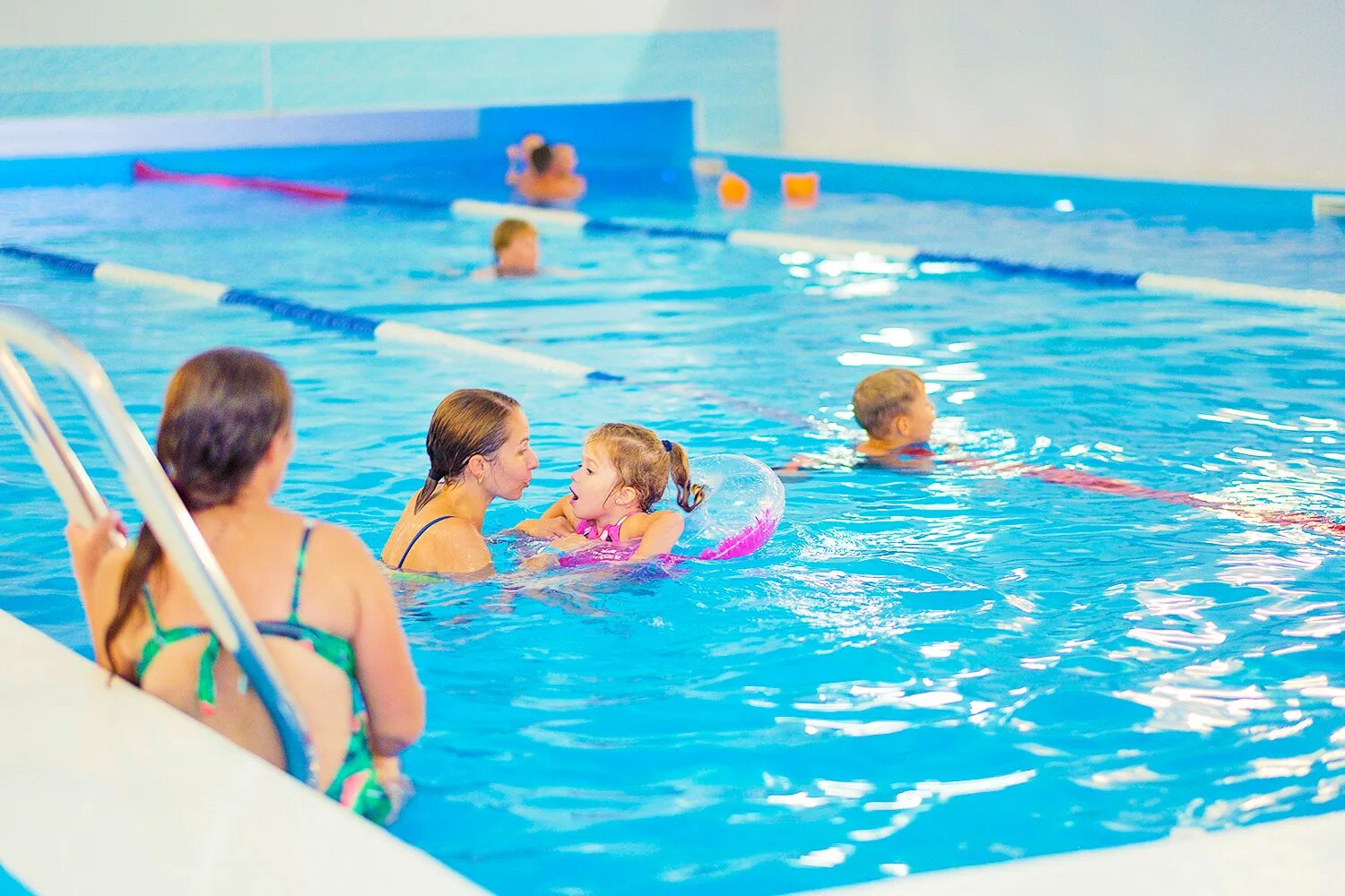 Амазония фитнес водный стадион. Бассейн дельфин нахабино. Азов ростовская область бассейн. Кимберли бассейн на азовской. Фитзал азовский бассейн.