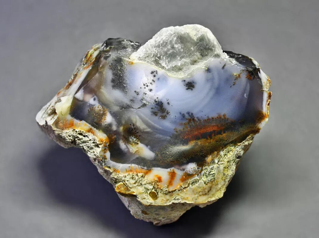 моховый агат камень. агат халцедоновый моховой. агат моховик. халцедон агат моховик. моховый агат зеленый.