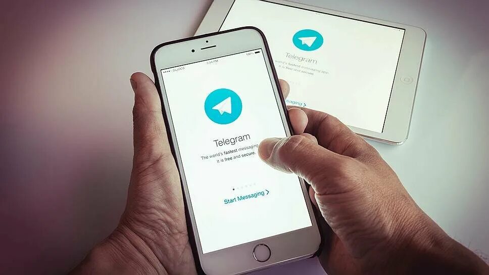 Telegram телефон. Телеграм регистрация. Регистрация в телеграмм. Телеграм на планшете. Телеграмм на телефоне.