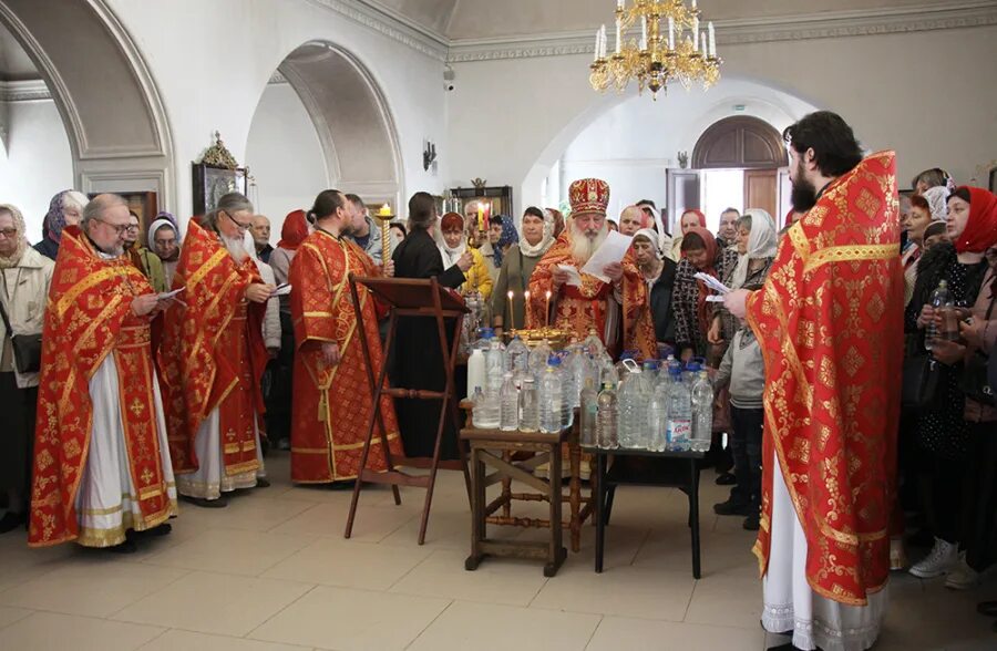 Расписание богослужений в царицыно живоносный. Богородица Живоносный источник. Венчание Живоносный источник Царицыно. 21 Апреля Живоносный источник. 21 Апреля икона Божией матери.