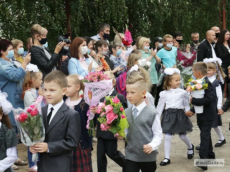 Новости смоленска школы сегодня. Школа 1 Смоленск. 19 Школа Смоленск. Г Смоленск школа 18. 8 Школа Смоленск.