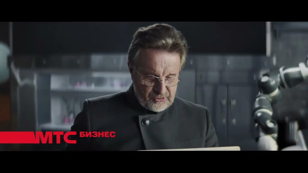 Сколько лет ярмольнику леониду в 2025