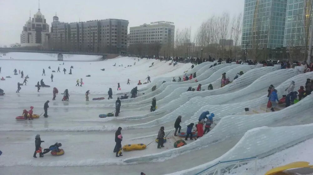 Погода в м горке. Набережная Первоуральск горка. Горка в Черемушках. Горка на набережной. Горки Астана.