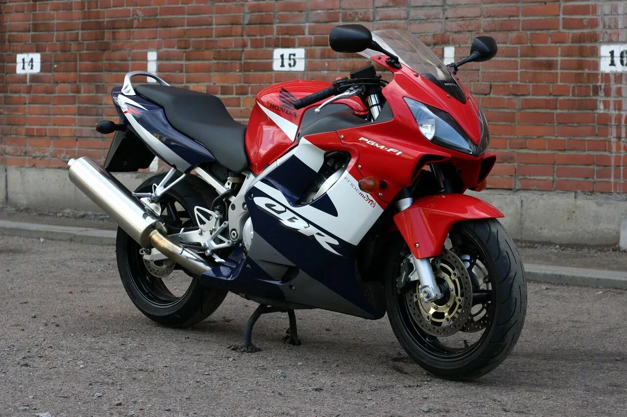 Honda cbr600f. Honda CBR 600 f4. Мотоцикл Honda CBR 600 f4. Хонда СБР 600 ф4 i.