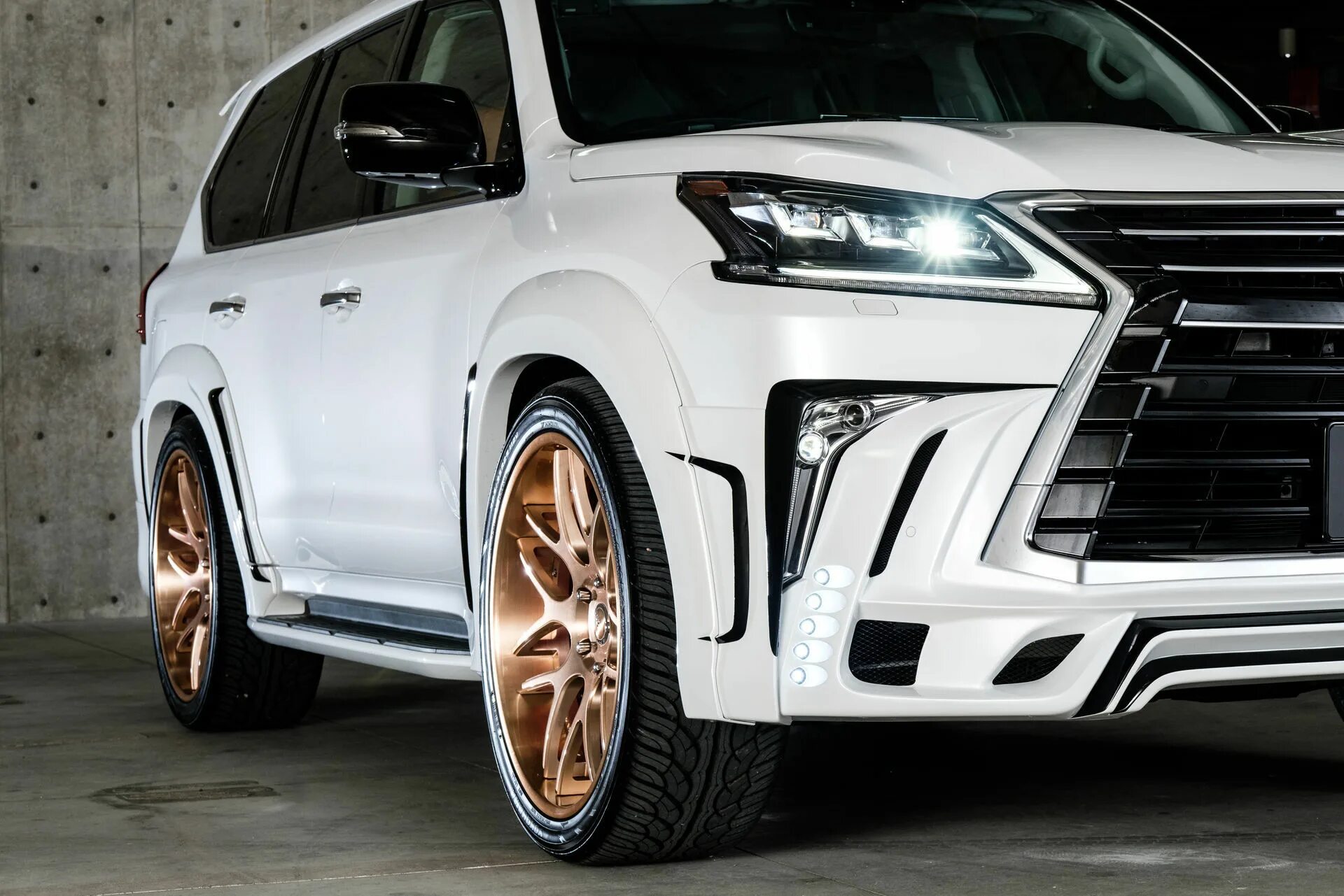 Tune 570. Lexus LX 570 Tuning. Lexus LX 570 обвес. Lexus LX 570 Mansory. Lexus LX 570 2016 Tuning.