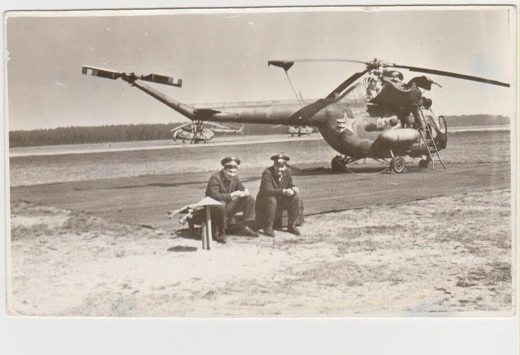 Гсвг пархим военный аэродром. Пархим германия военный городок. Военный аэродром пархим. Аэродром пархим гсвг. Аэродром ораниенбург германия.