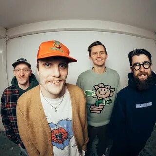 Neck deep