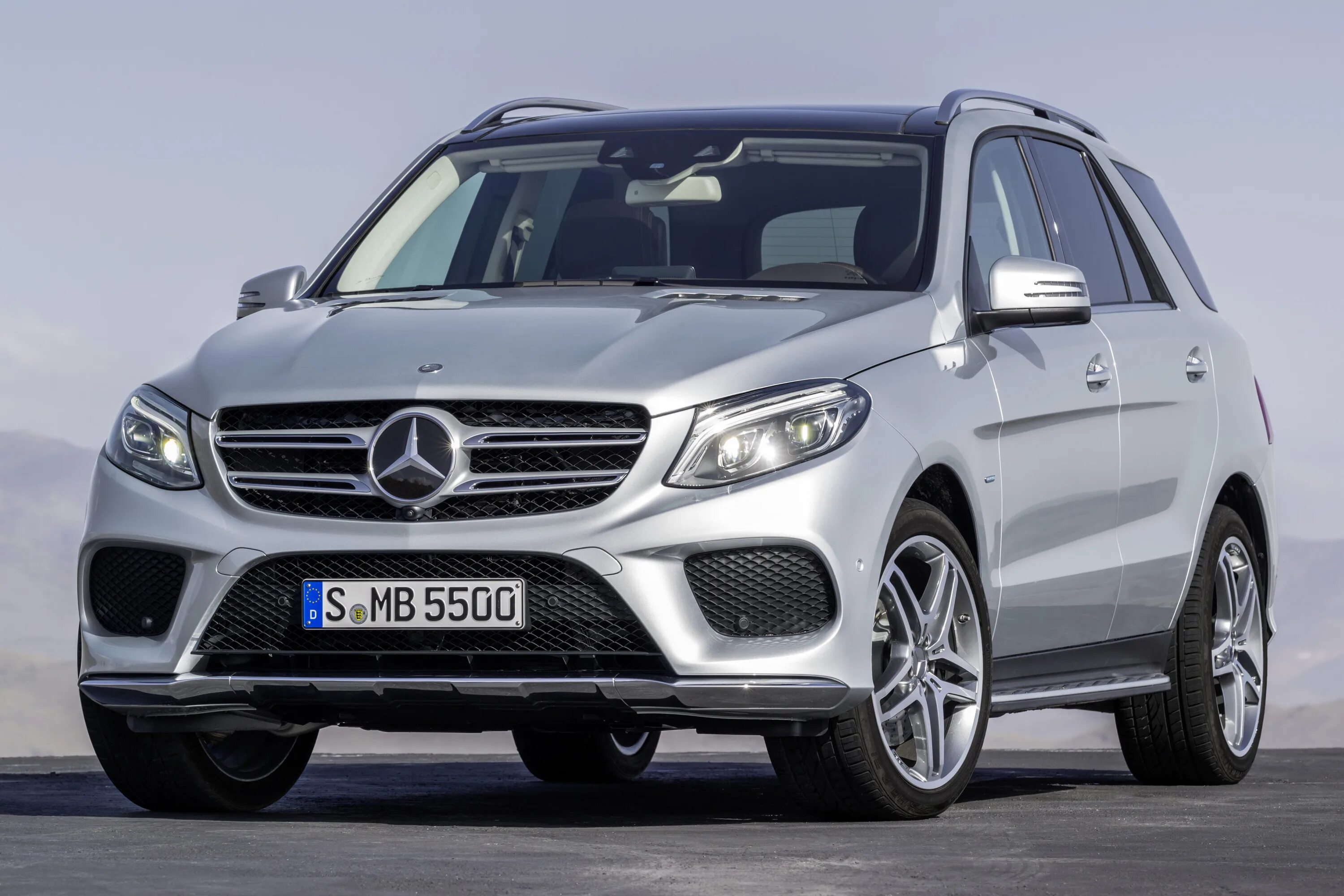 Mercedes новый цена. Mercedes Benz ml 2015. Мерседес Бенц GLE 2016. Mercedes Benz ml 2016. Мерседес Бенц GLE-class 2016.