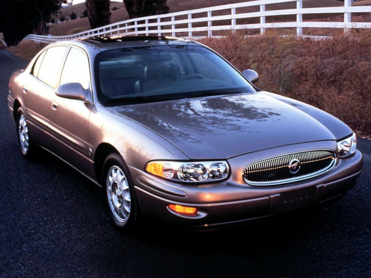 2000 год на продажу. Buick lesabre 1999. Buick 2000. Бьюик машина 2000. Buick lesabre 2003.