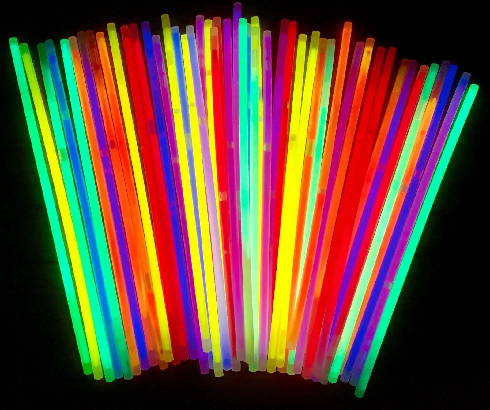 Неоновая палка. Светящиеся палочки (10 шт) Glow Stick dbt15250. Светящаяся палочка Glow Stick 35см. Светящиеся палочки на вечеринке.