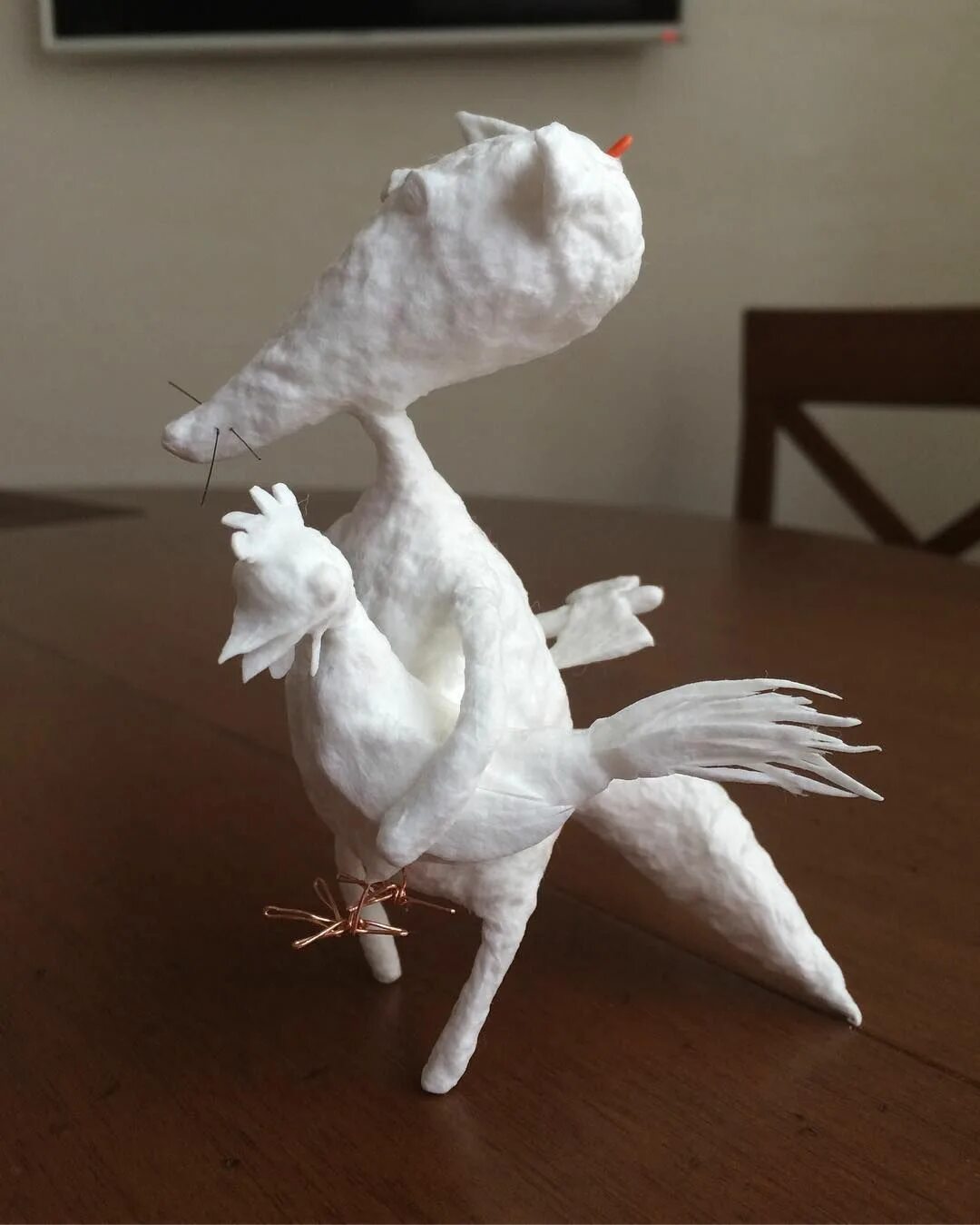 Папье маше новый год. Куклы из ватного папье-маше. Статуэтки из ваты. Папье маше из ваты. Игрушки из папье маше.