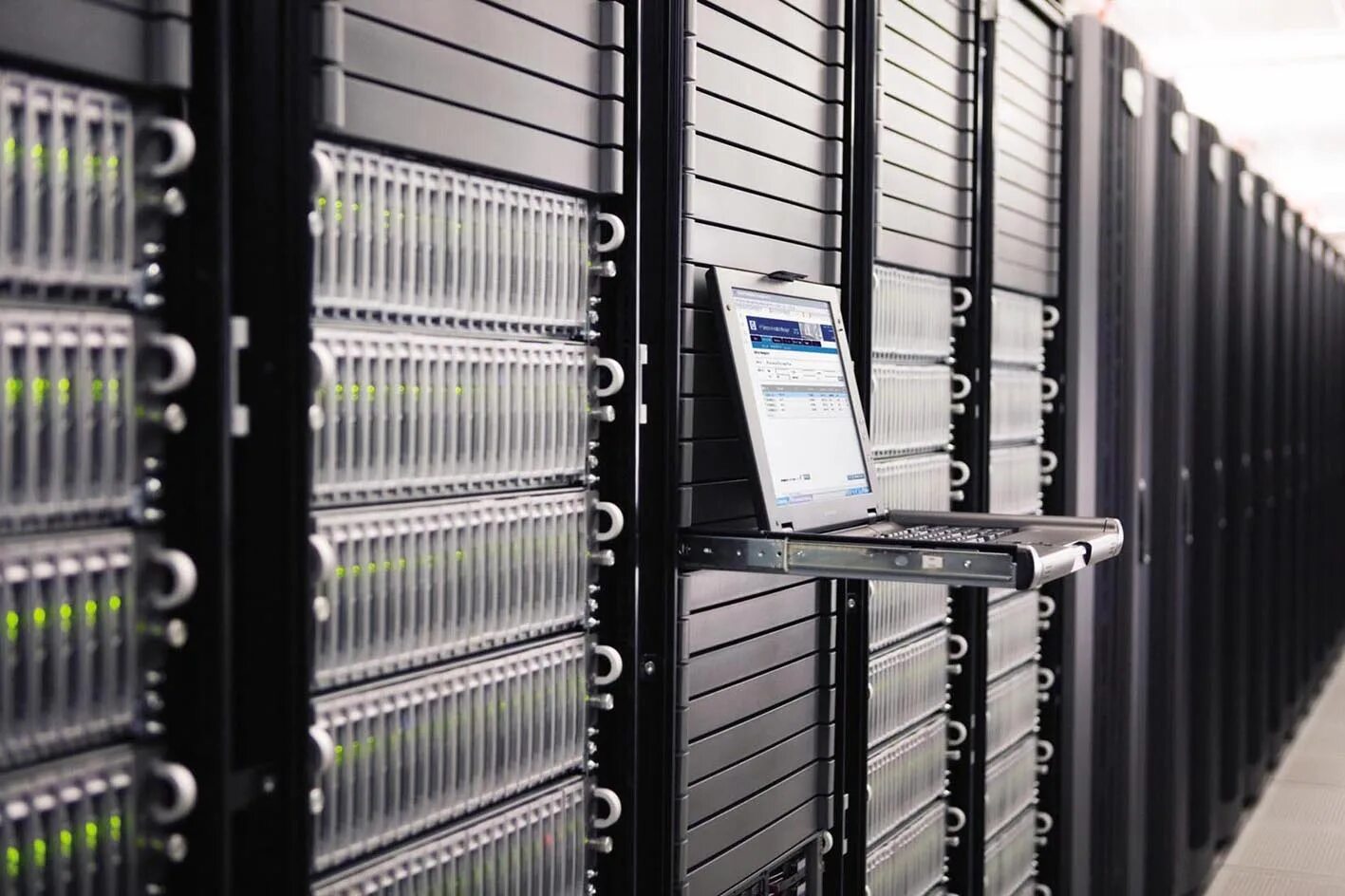 Hosting server games