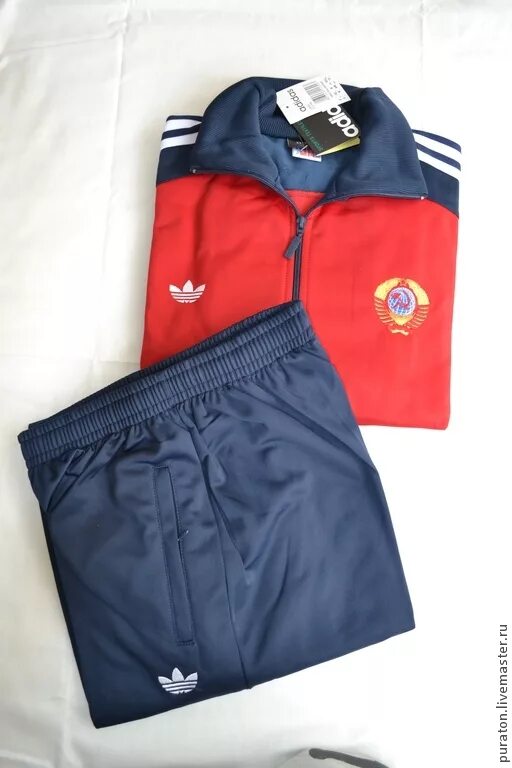 Адидас 80х эластик. Костюмы адидас 80 adidas. Костюм спортивный адидас 90 австрия. Спортивный костюм адидас 80. Адидас шустер спортивный костюм 90х.
