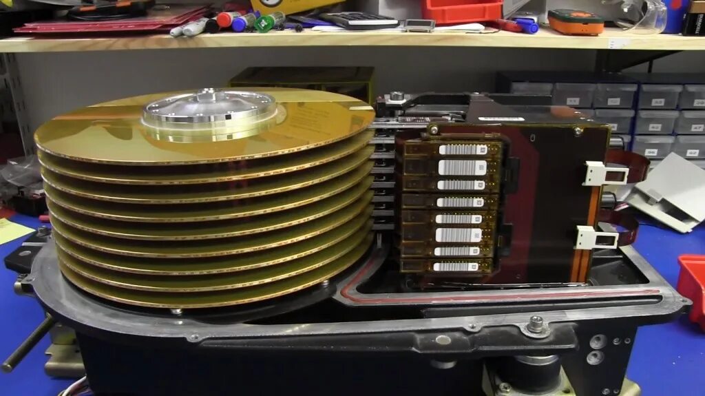Диск мс. Советский жесткий диск МС 5405. HDD диска IBM 3340. Жёсткий диск 40мб 5.25". Диск IBM 40 MB.