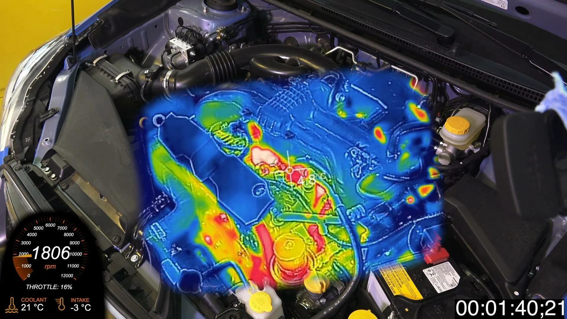 Прогрев мотора. Прогретый автомобиль зимой. Прогрев машины во дворе. Прогрев автомобиля зимой. Прогрев мотора.