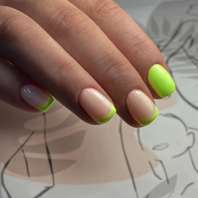 Ногти дизайн на короткие ногти нежные с растушевкой. Маникюр люберцы орбита. Маникюр салатовый с розовым. Ногти 2022 новинка лавандовый сиреневый. Маникюр люберцы орбита.