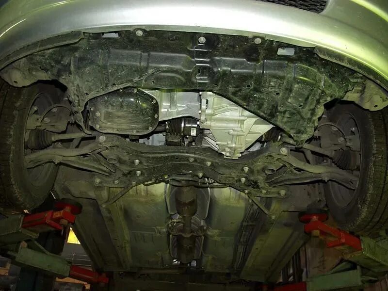 Защита двигателя тойота ярис 2006. Защиты двигателя тойота ярис. Toyota yaris 2008 1. Защита картера тойота рактис nsp120. 3.