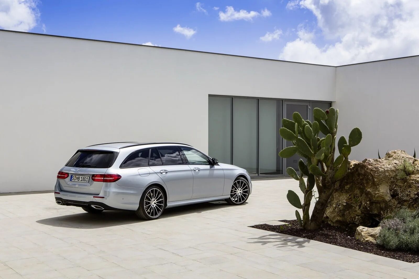 Мерседес е 213 универсал. Mercedes-benz c 300 bluetec hybrid. Mercedes benz e class estate. Мерседес бенц е класс универсал 2020. Мерседес e 213 универсал.