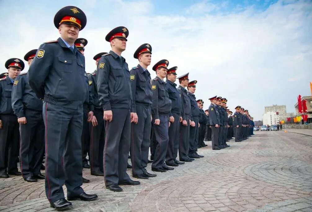 Полиция 2011 год. Полиция строй. полиция россии 2011. форма полиции 2011. полицейские в строю.