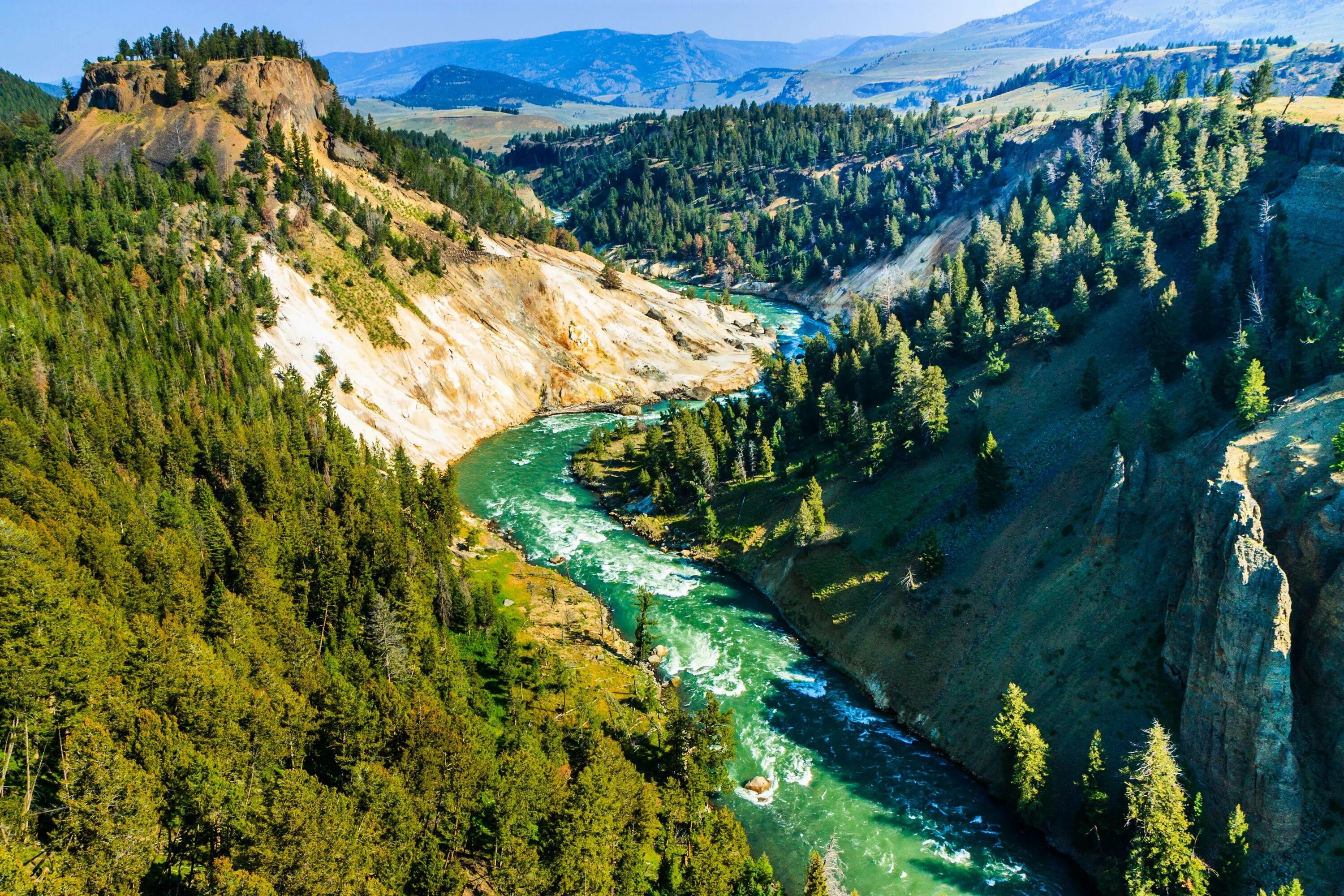 Национальные парки и заповедники северной америки. Парк Yellowstone National. Йеллоустонский национальный парк США. Национальный парк Северной Америки Йеллоустоун. Штат Монтана Йеллоустонский парк.