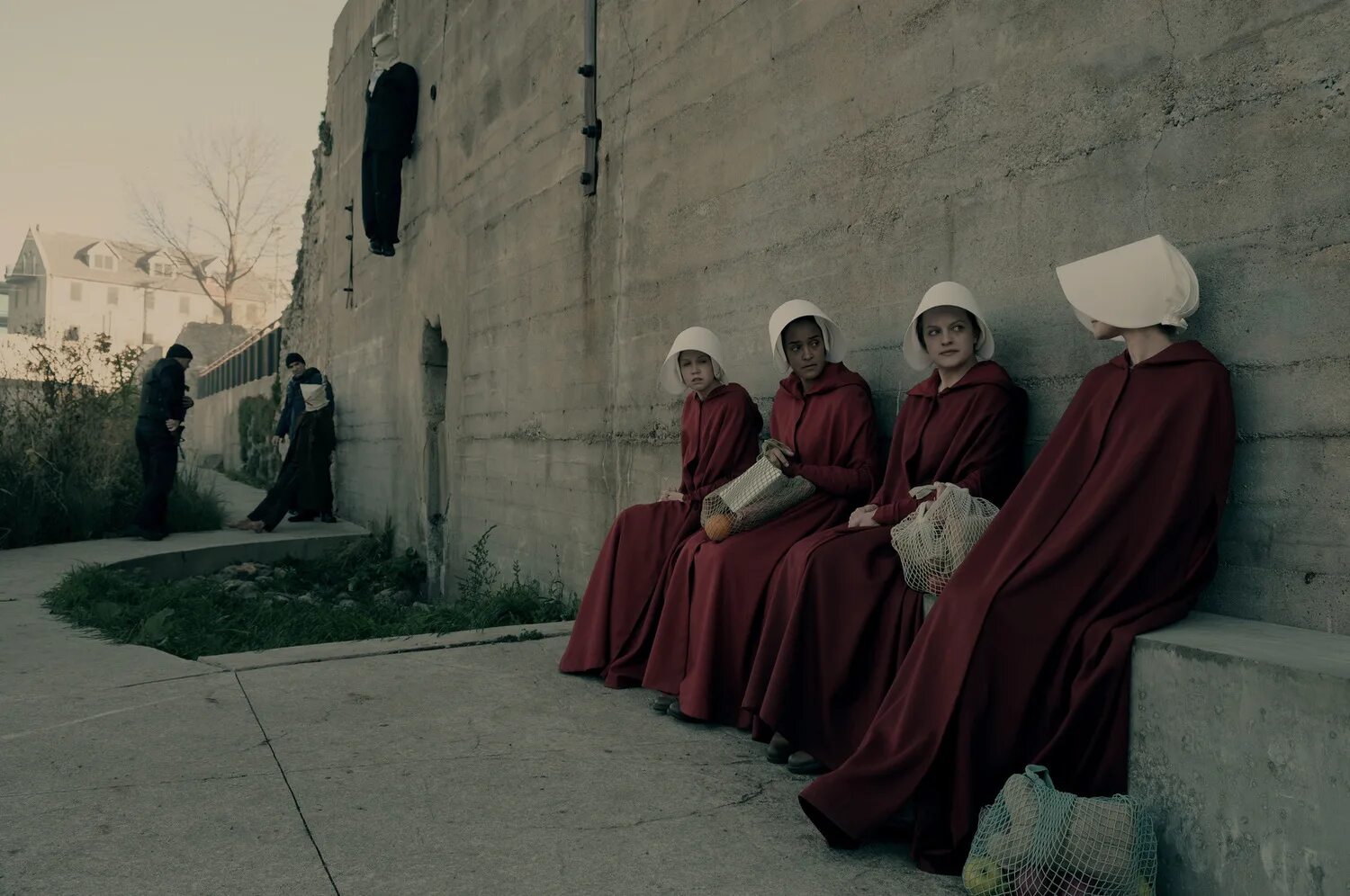 Рассказ служанки 2017. Гилеад рассказ служанки. Handmaid's Tale Handmaids. Рассказ служанки (2017-настоящее время, США). Handmaid s tale