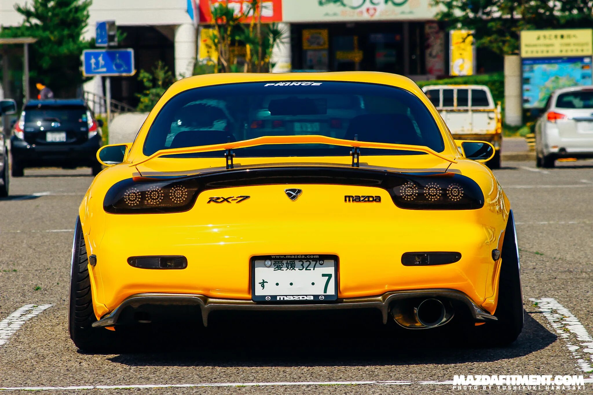 Yellow s. Mazda rx7 fd3s. Мазда RX 7 fd3s. Mazda FD RX-7 жёлтая. Mazda RX-7 III (FD).