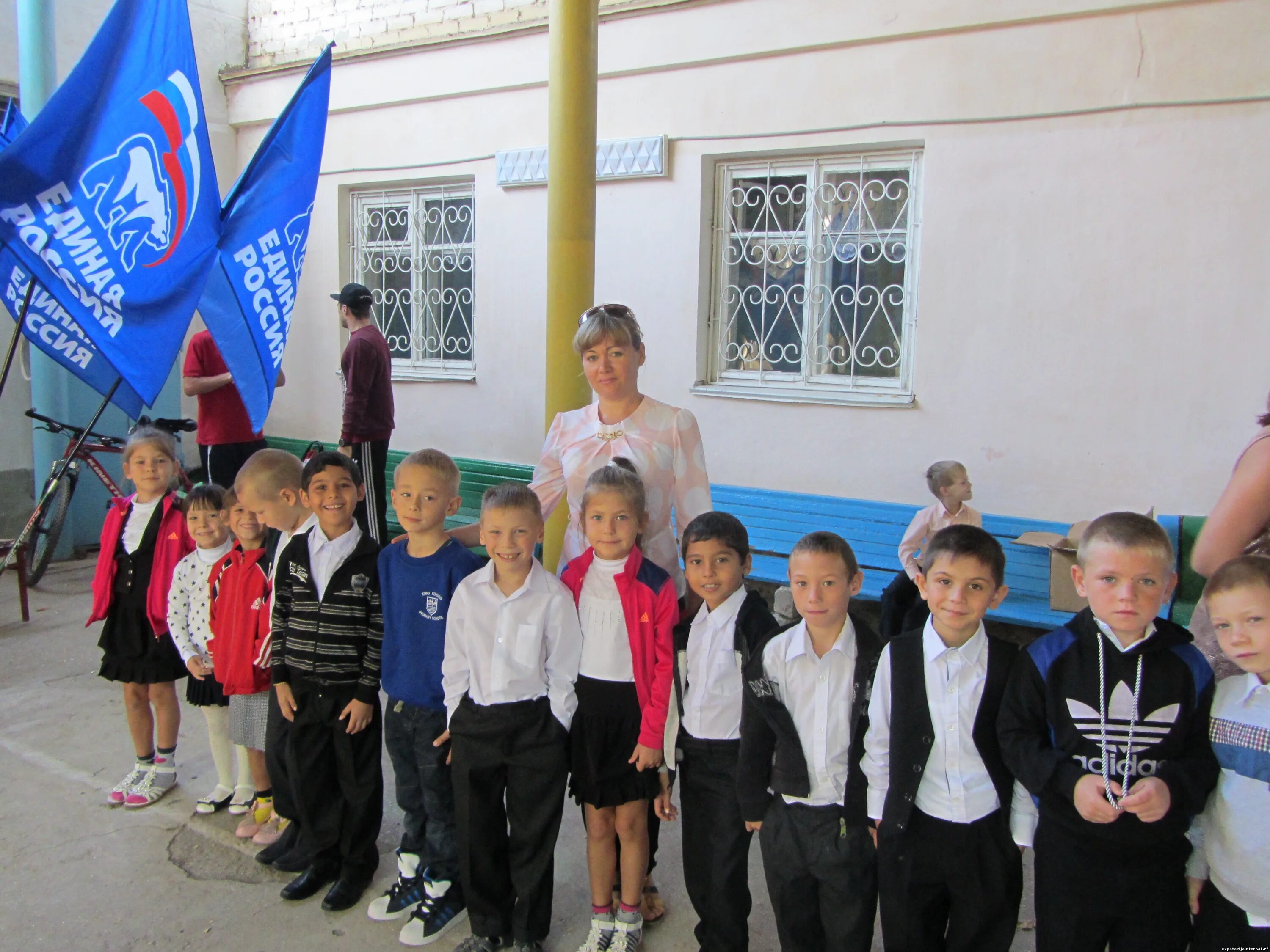 Алупка, здание школы-интерната. Крым школа интернат алупка. Санаторная школа-интернат в евпатории. Алупка школа 1. Школа номер 2 алупка.