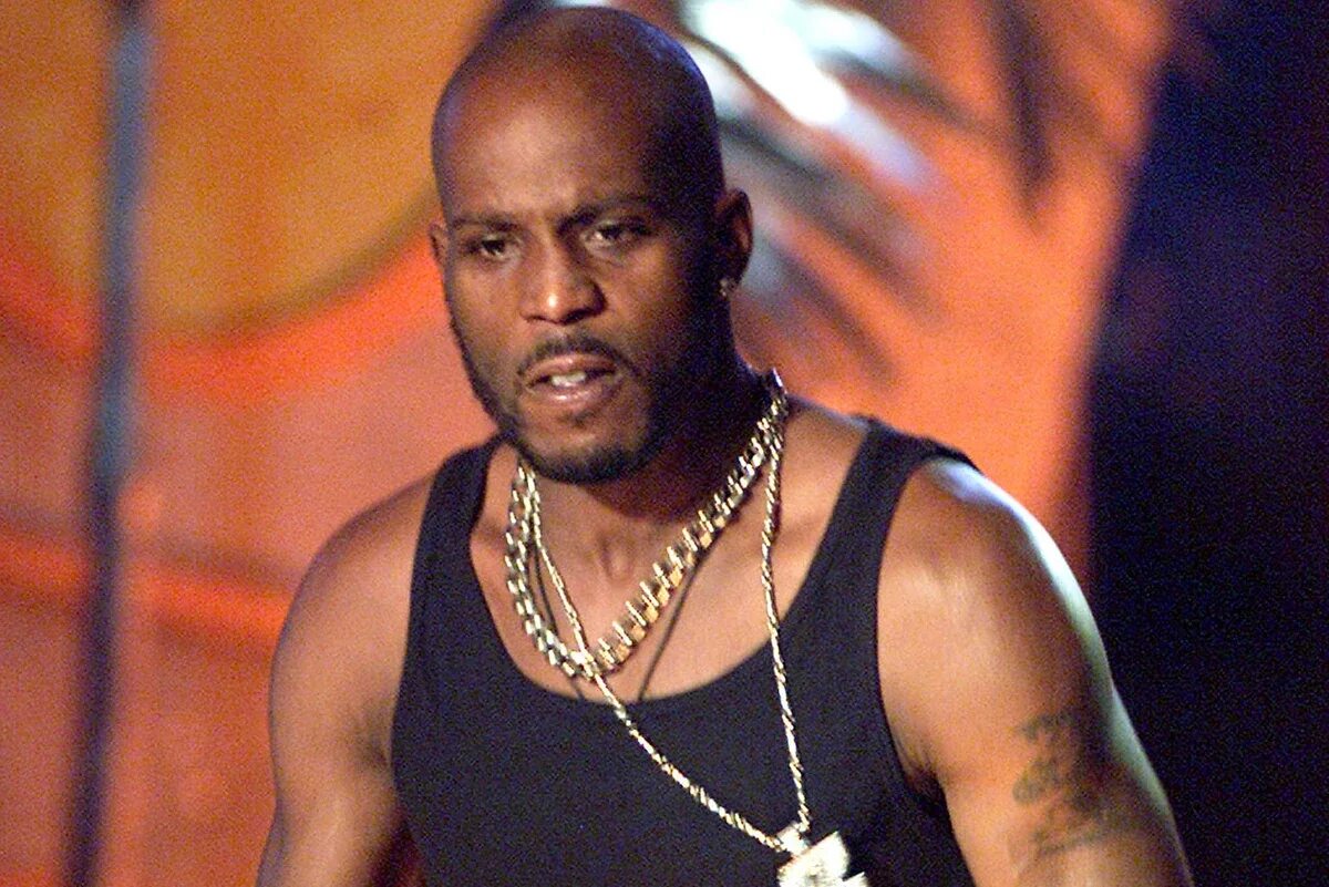 Dmx рэпер умерший. Dmx рэпер. dmx 2025 рэпер. dmx 2003. dmx могила.