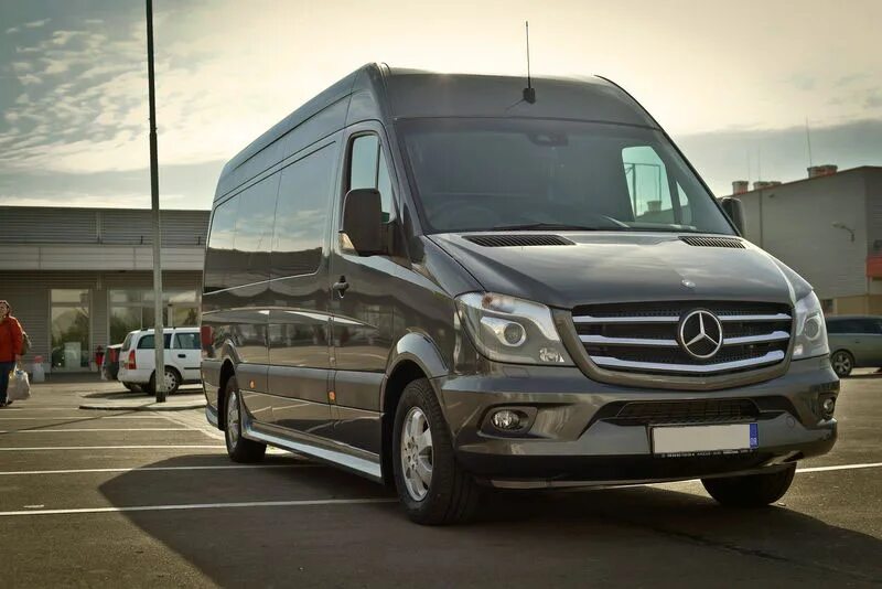 Купить микроавтобус мерседес спринтер. Мерседес Спринтер 2014. Mercedes Benz Sprinter 2014 микроавтобус. Мерседес Бенц Спринтер 319. Микроавтобус Mercedes-Benz, 21030.