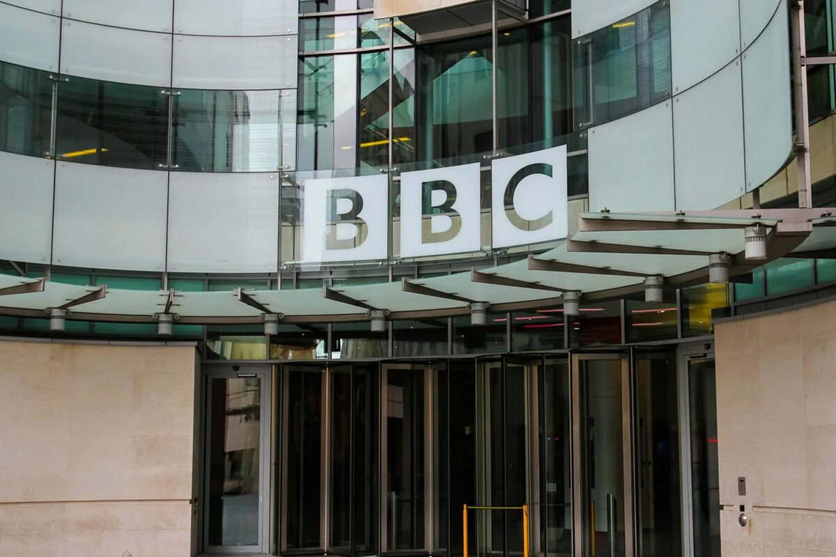 Американская телестудия. Bbc канал. British broadcast. Bbc фото. Значок bbc.