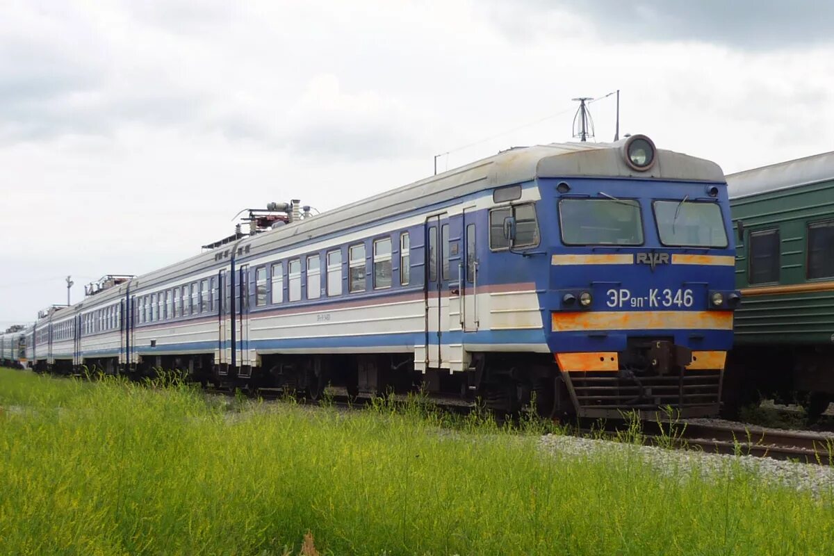 Эр9. Эр9 электропоезд. Эр9мк 570. Эр9 электропоезд. Эр9е-624.