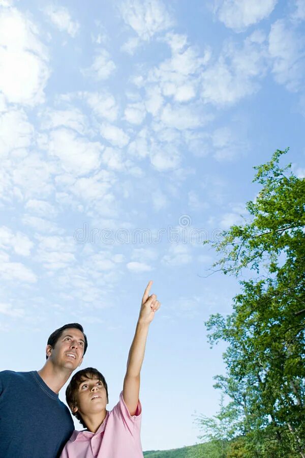 Look at those clouds it soon. Look son a retard. кто смотрит на облака книга фото. футаж daddy looking at me will. look at my dad photos.