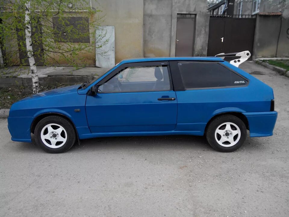 Купить б/у Lada (ВАЗ) 2108 1984-2005 1.3 MT (64 л.с.) бензин механика в Москве: 