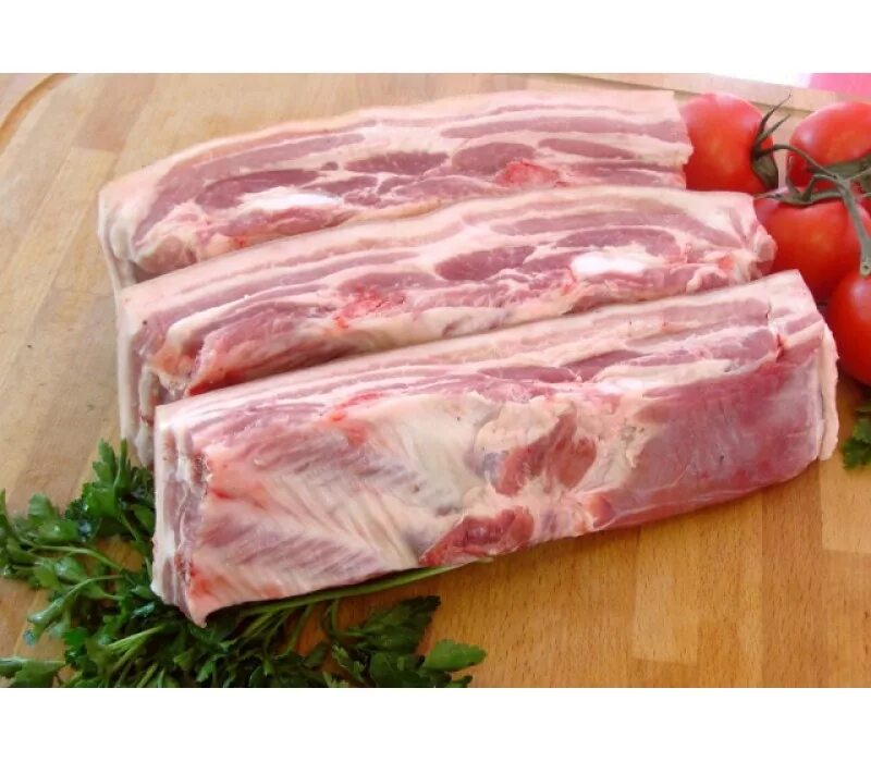 сало с прослойкой мяса. свинина грудинка свежая. бекон свиной. грудинка свиная фото. бекон домашний.