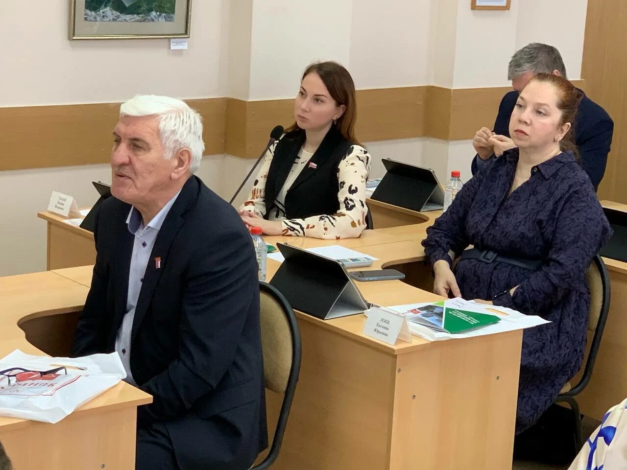 Депутаты ачинска. Депутаты ачинского горсовета. ачинский горсовет депутатов котялгин. новый депутат.