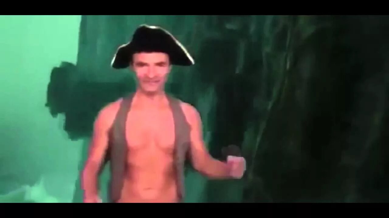 Александр пистолетов смертельная битва. Александр пистолетов гладиатор. Александр пистолетов. Александр пистолетов современный гладиатор. Пистолетов самбука.