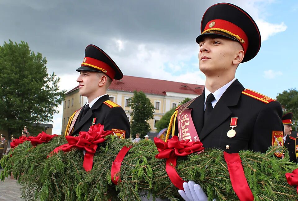 Училища могилев. Могилевское александровское реальное училище. Училища могилев. Училища могилев. Тверское кадетское училище.