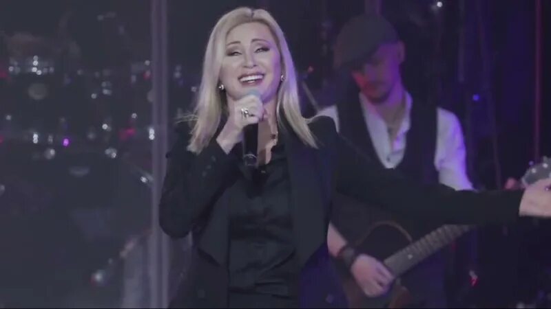 Золотые купола сумишевский. Вика цыганова золотые купола. цыганова на суперстар золотые купола.