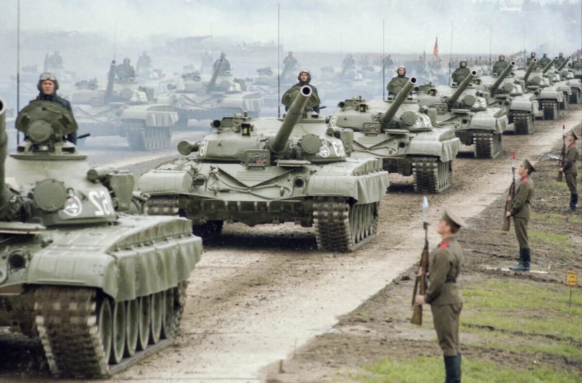 Учения союз. Учения советской армии запад-81. военные учения ссср запад 81. танковые учения запад 1981. учения ссср запад 1981.