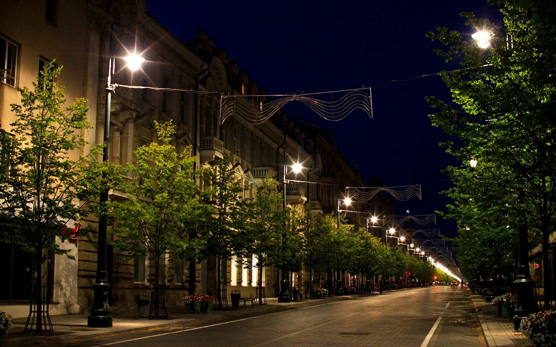 Ночная улица. Улицы ночного города. Вечерний город. Городская улица ночью. Вечер улица фонарь
