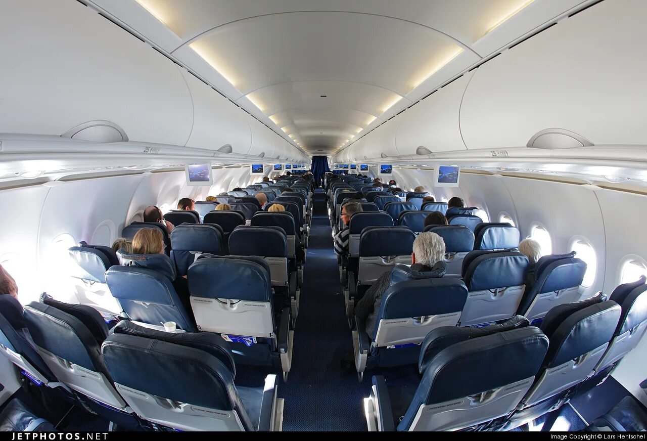 Аэробус а320 салон. Салон аэробус а320 200. Самолёт аэробус а320 салон. Салон аэробус а320 200. A320-100/200.