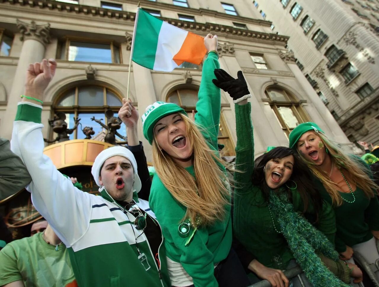 День святого патрика в россии. Святой патрик ирландский праздник. Движение патрики. Ирландцы в день святого патрика. Движение патрики.