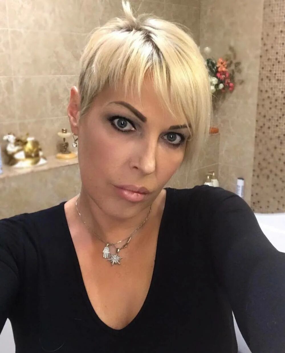 Битва экстрасенсов 2022 новый сезон елена ивашина. Лена из битвы экстрасенсов. Елена ясевич 2022. Ясновидящий ясевич битва экстрасенсов елена. Елена битва экстрасенсов 2022.