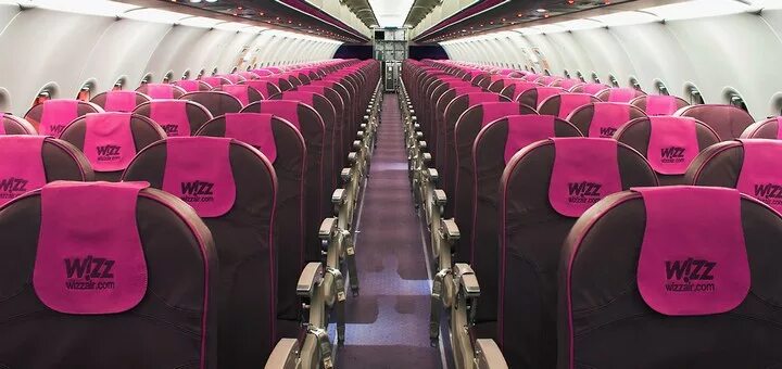 Wizz ереван. Wizz Air Seats. Wizz Air внутри. Wizz Air авиакомпания plane Seats. Wizz Air места с местом для ног.