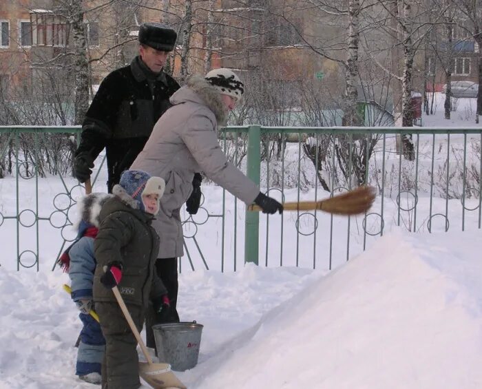 Как правильно делать горку. Скользкая горка для детей. принцип скользкая горка. прием скользкая горка. как сделать скользкую горку из снега.