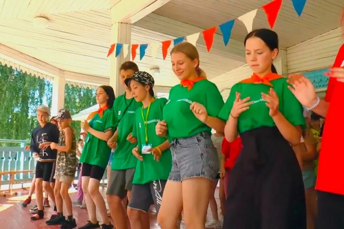 Заполярный лагерь 2021год 3 сезон. Лагерь россия. Дети сидят в лагере юж. Префект лагеря. Вожатые в лагере.