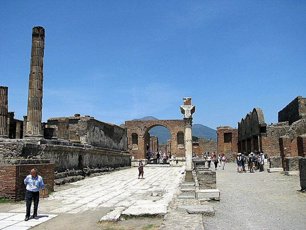 италия неаполь помпеи. помпеи италия. помпеи город в италии. италия везувий и помпеи. помпеи относится к.