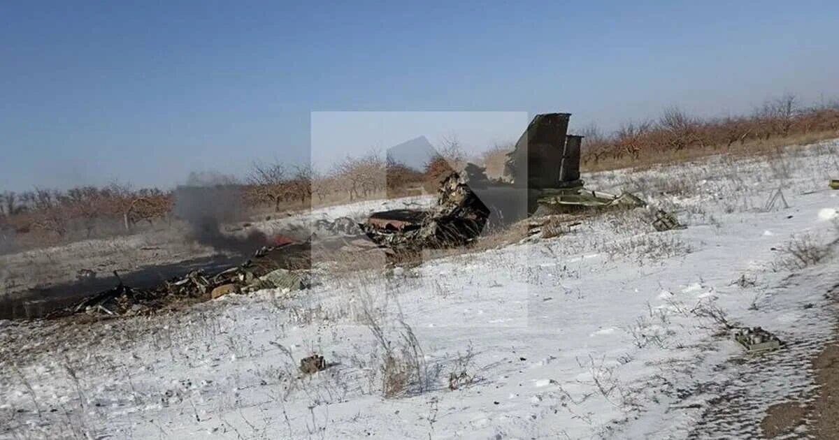 Крушение белгород. Упал самолет в Белгородской. В Белгородской области упал самолет. Су 25 упал в Белгородской области.